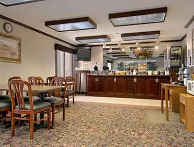 Baymont By Wyndham Green Bay 